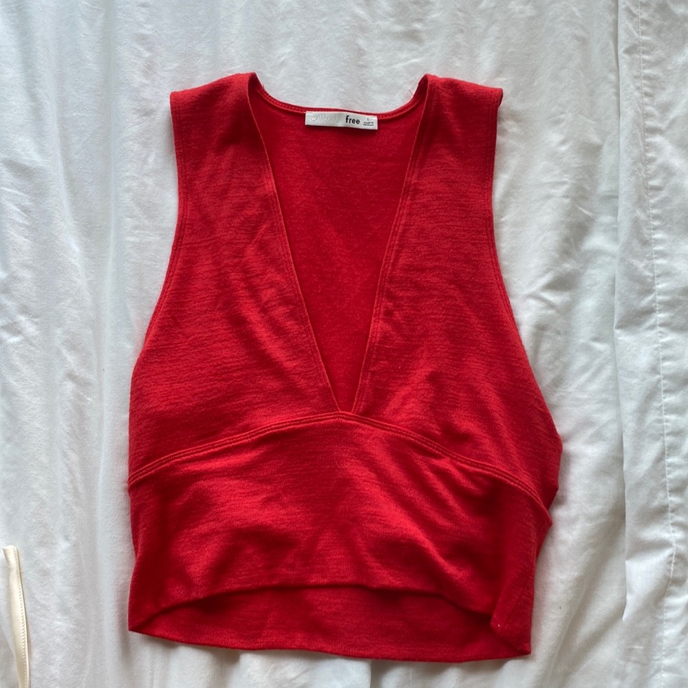 Aritzia Wilfred deep v neck crop top